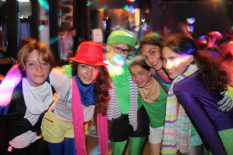 Village Camps International Summer Camp Leysin, Switzerland 2025-08-09 https://www.villagecamps.com/journals_admin/images/696-17-disco (11).jpg